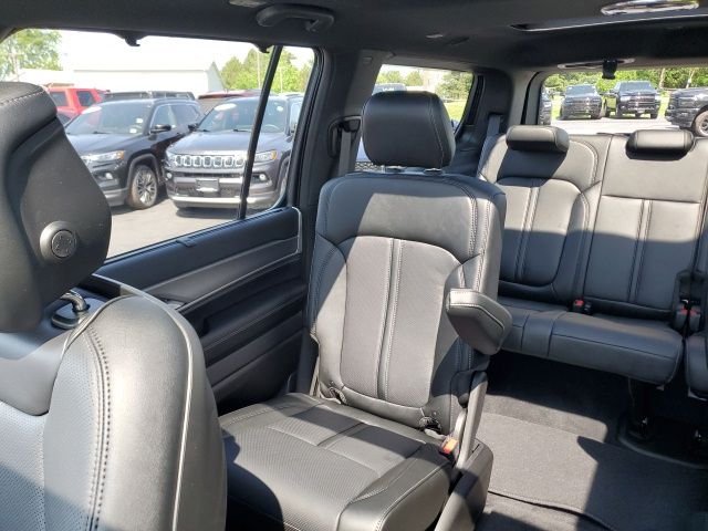 New 2026 Bright White Clear-Coat Exterior Paint Jeep Limited Reserve image 14