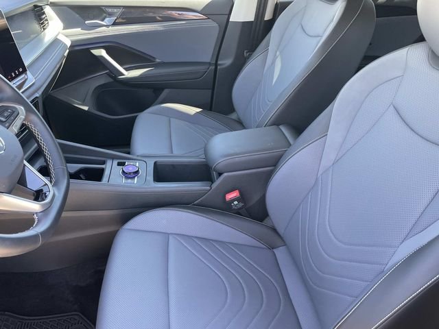 Used 2026 Platinum Gray Metallic Volkswagen 2.0T SE image 20