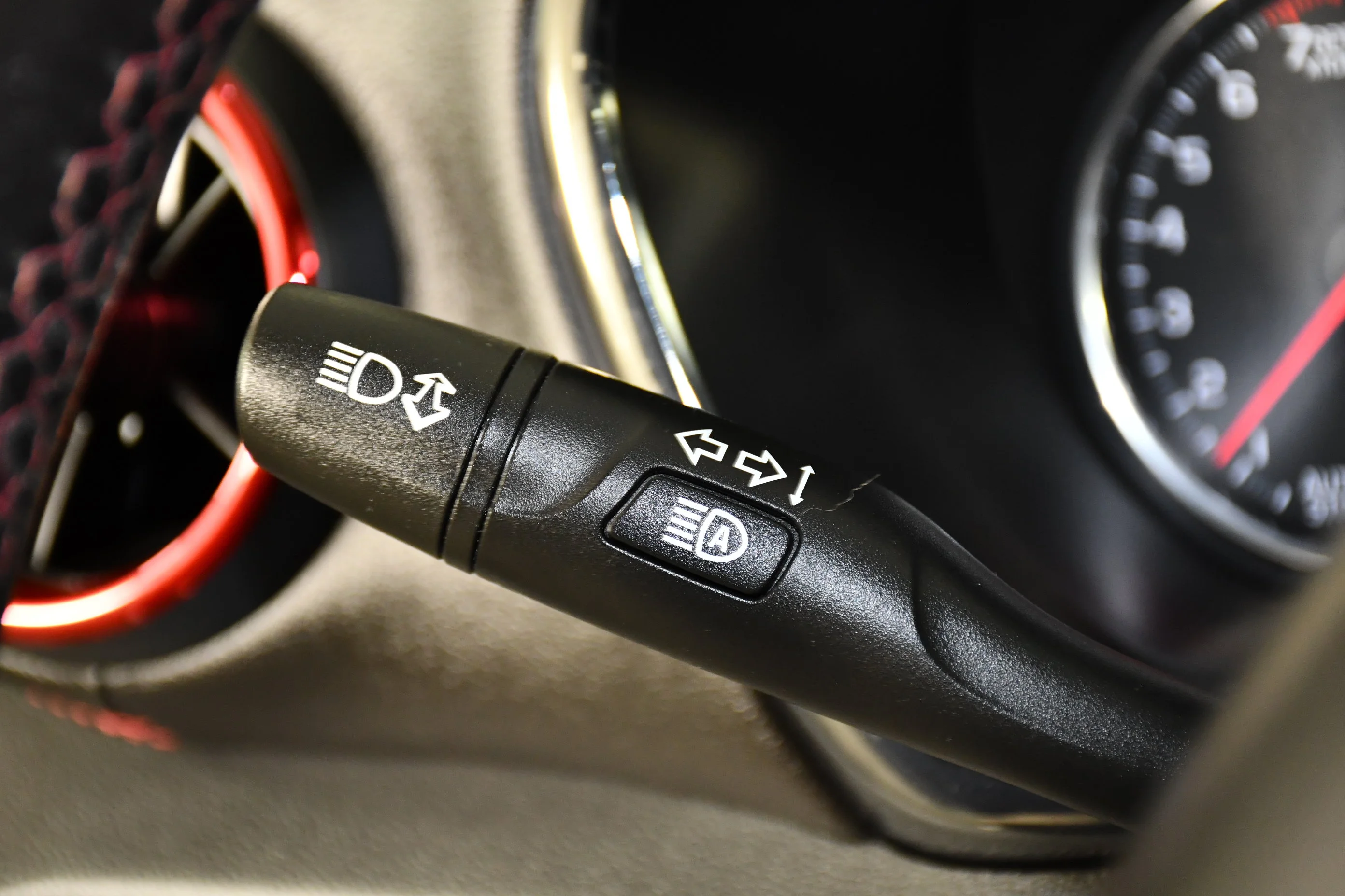 Used 2022 Silver Ice Metallic Chevrolet RS image 22