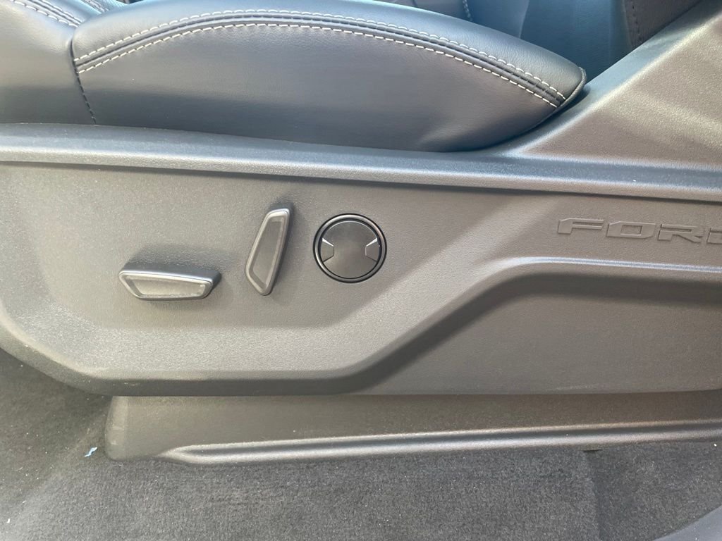 New 2027 Star White Metallic Tri-Coat Ford MAX Platinum image 27