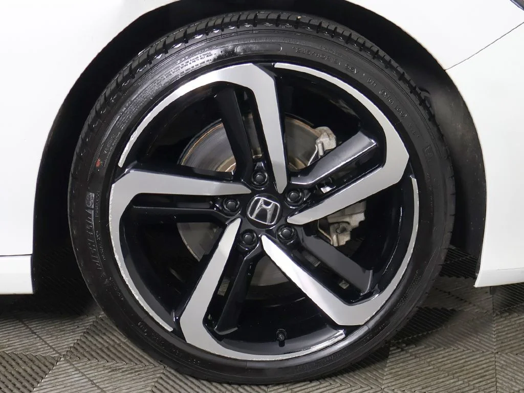 Used 2022 Platinum White Honda Sport image 18