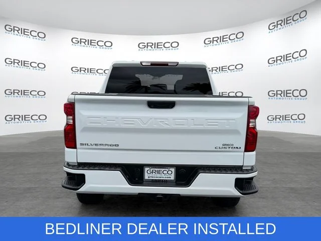Used 2022 White Chevrolet Custom image 6