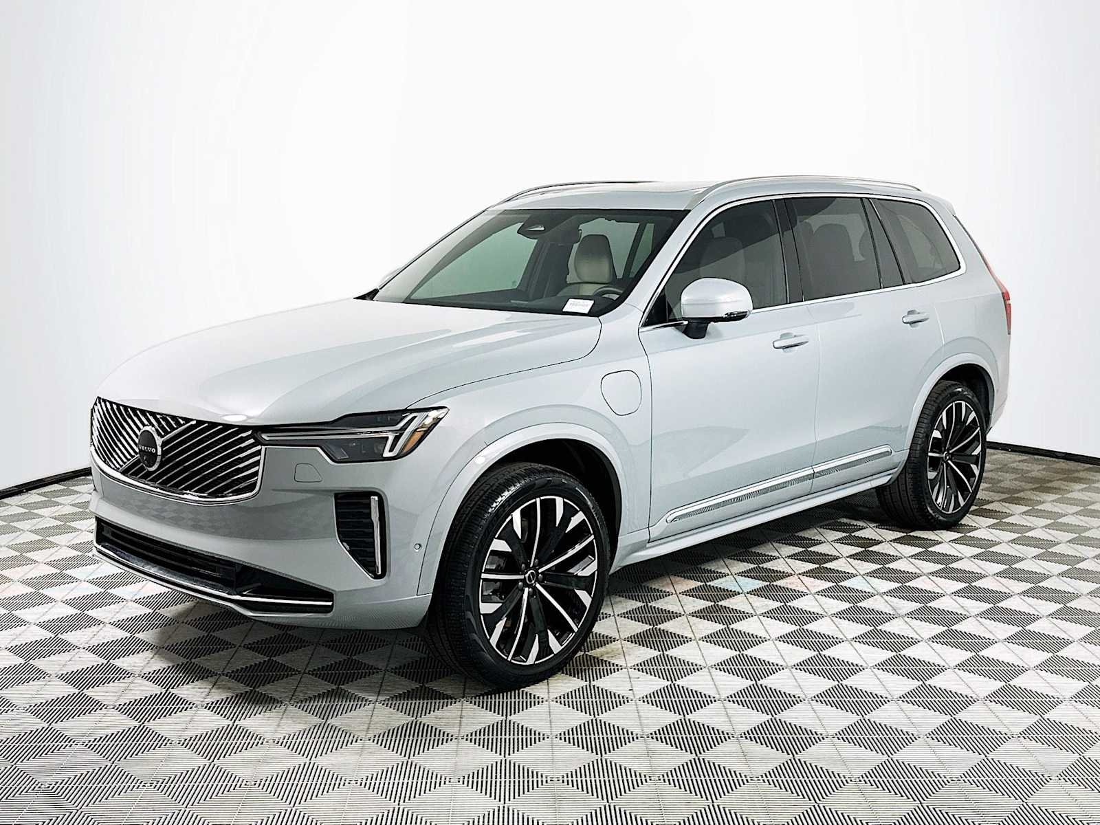 New 2026 Vapour Grey Volvo Plus image 3