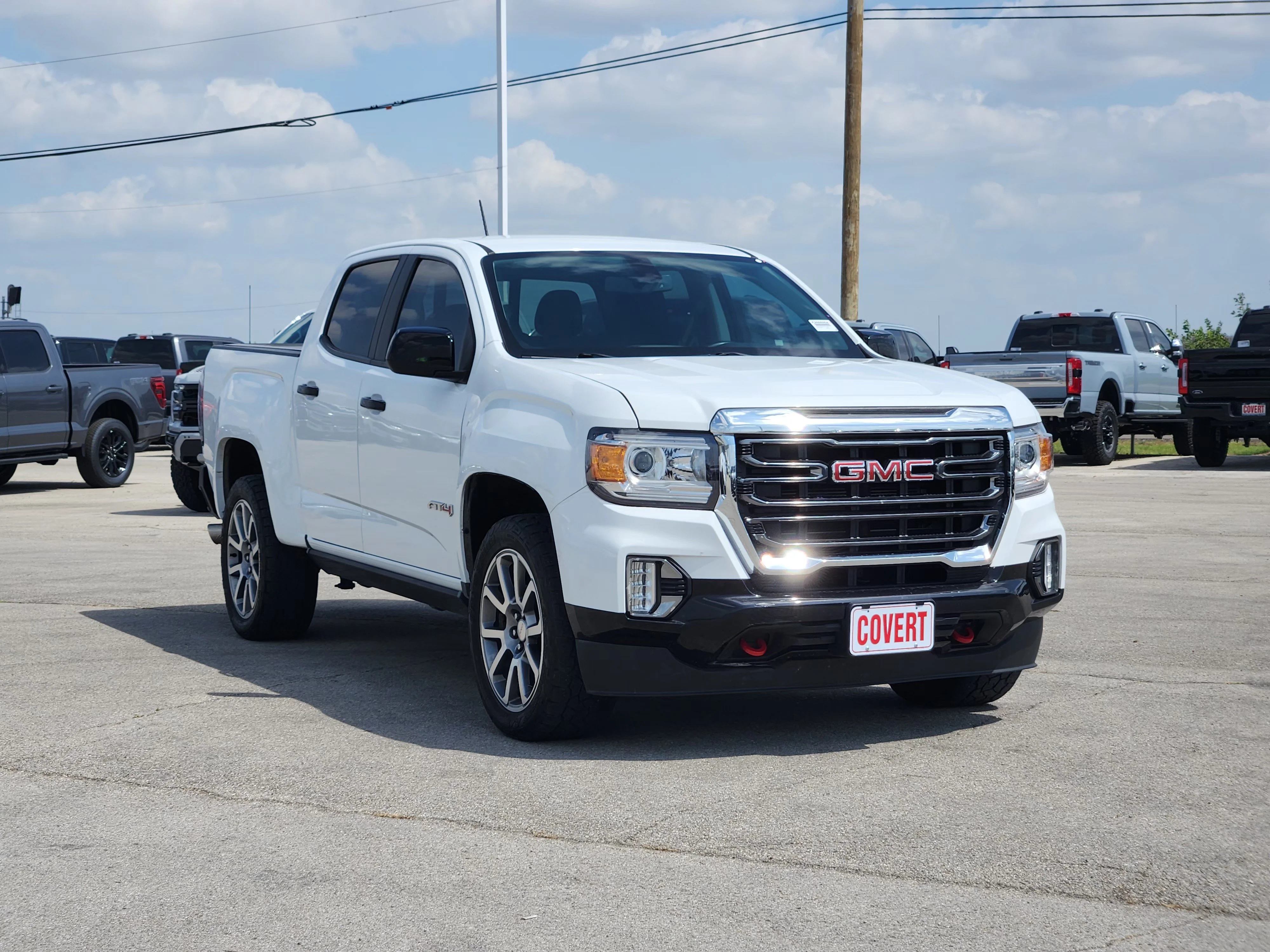 Used 2022 Summit White GMC AT4 w/Leather image 3