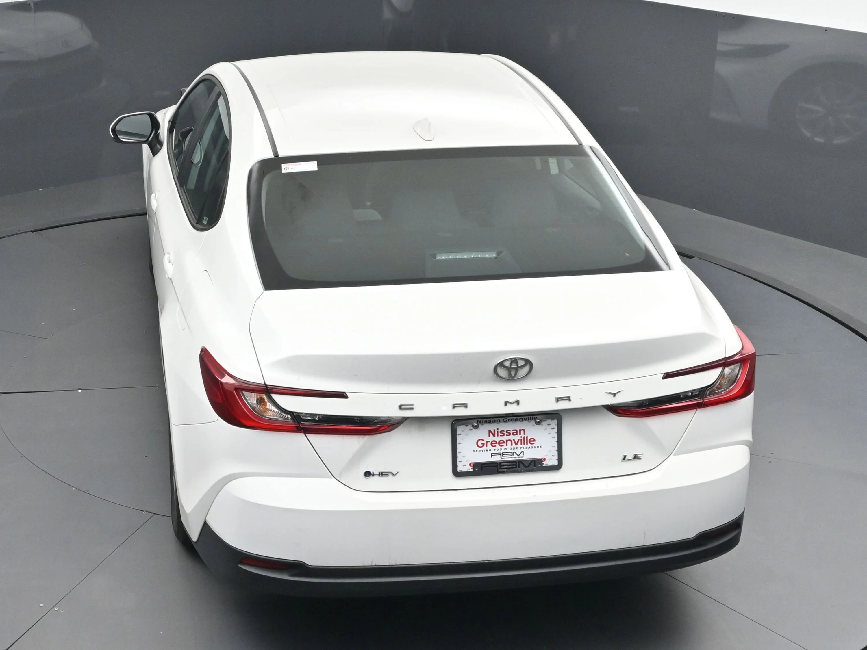 Used 2025 Ice Toyota LE image 33