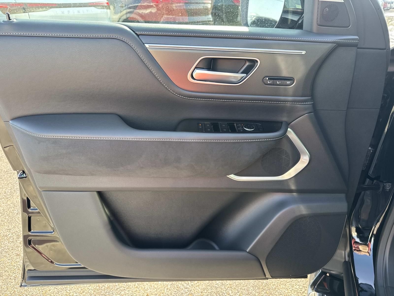 New 2026 BLACK OBSIDIAN INFINITI Luxe 4WD image 15