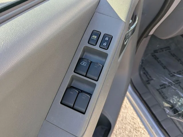 Used 2018 Silver Nissan SV image 16