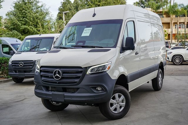 2025 Mercedes-Benz Sprinter Cargo Van 