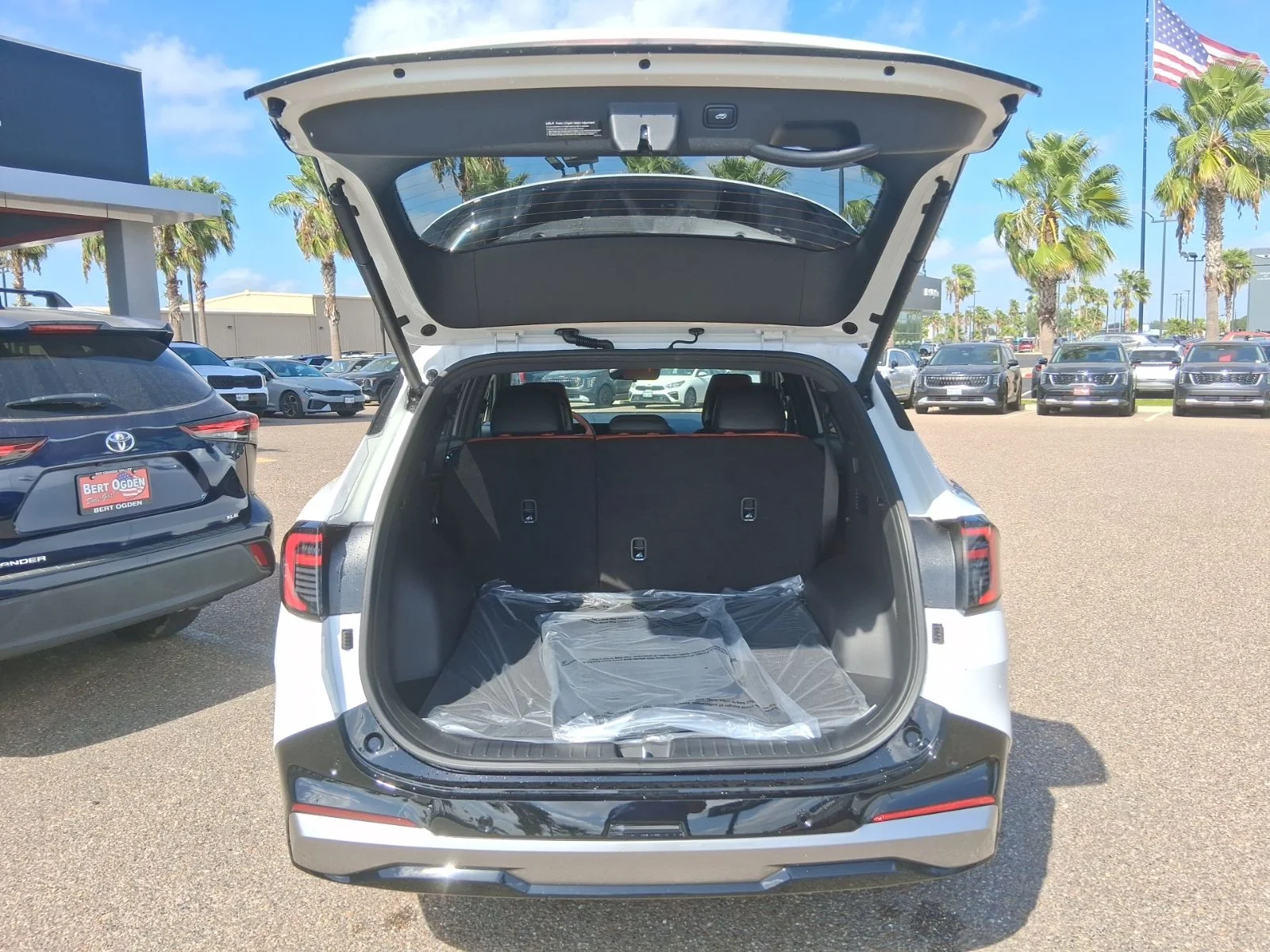 New 2026 White Kia SX-Prestige image 6
