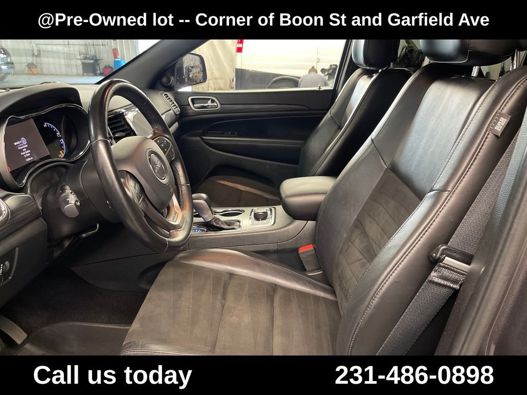Used 2020  Jeep Laredo image 14