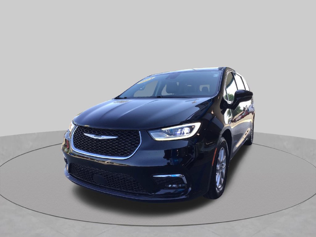 Used 2024 Black Chrysler Touring L image 13