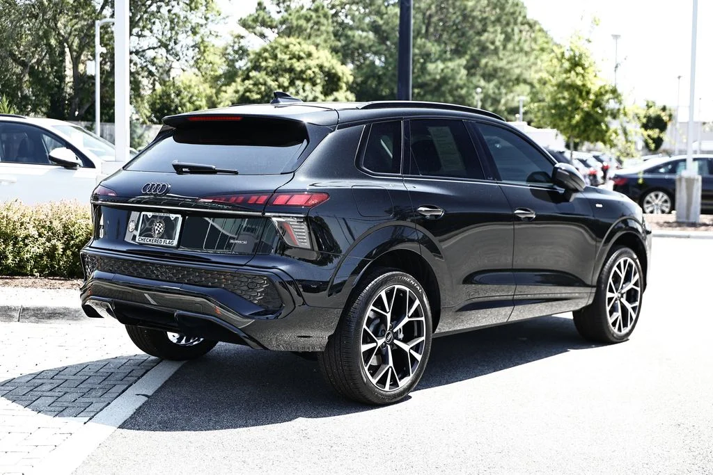 Used 2026 Mythos Black Metallic Audi S line image 7