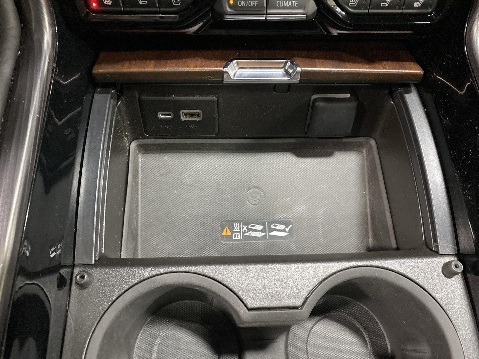 Used 2023 Onyx Black GMC Denali Ultimate image 38