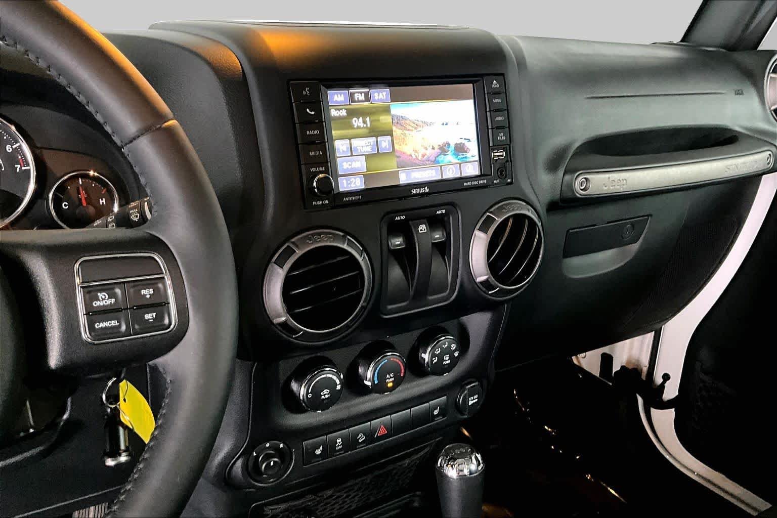 Used 2018 Bright White Clearcoat Jeep Sport S image 7
