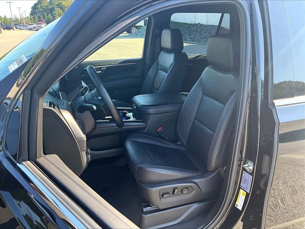 Used 2025 Black Chevrolet LT image 10