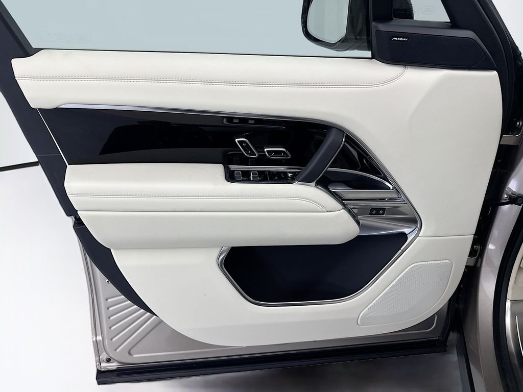 New 2026 Batumi Gold Land Rover SE image 23