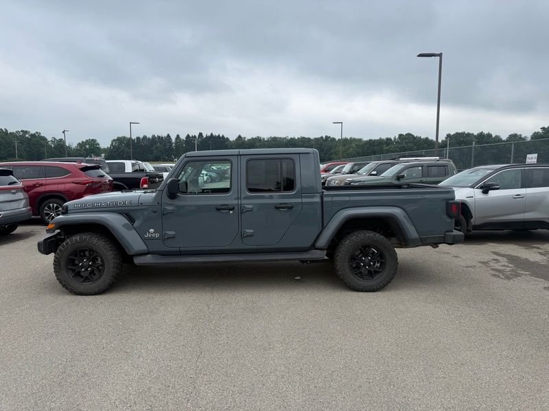 Used 2025 Gray Jeep High Tide image 9
