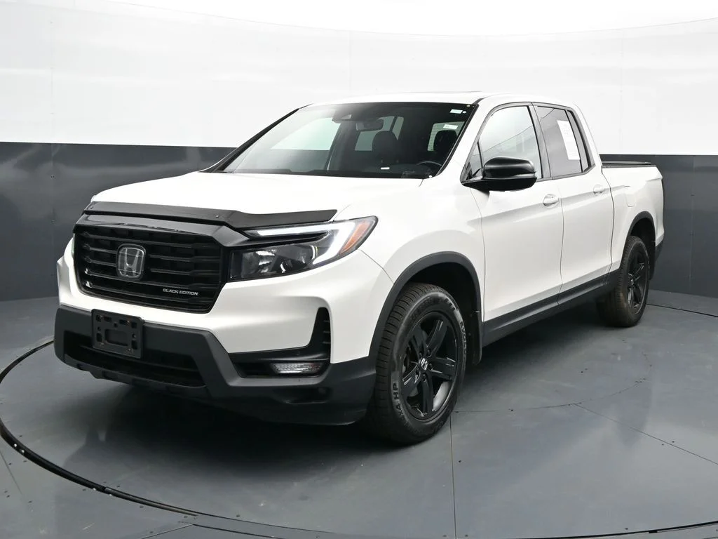 Used 2023 Platinum White Pearl Honda Black Edition image 3