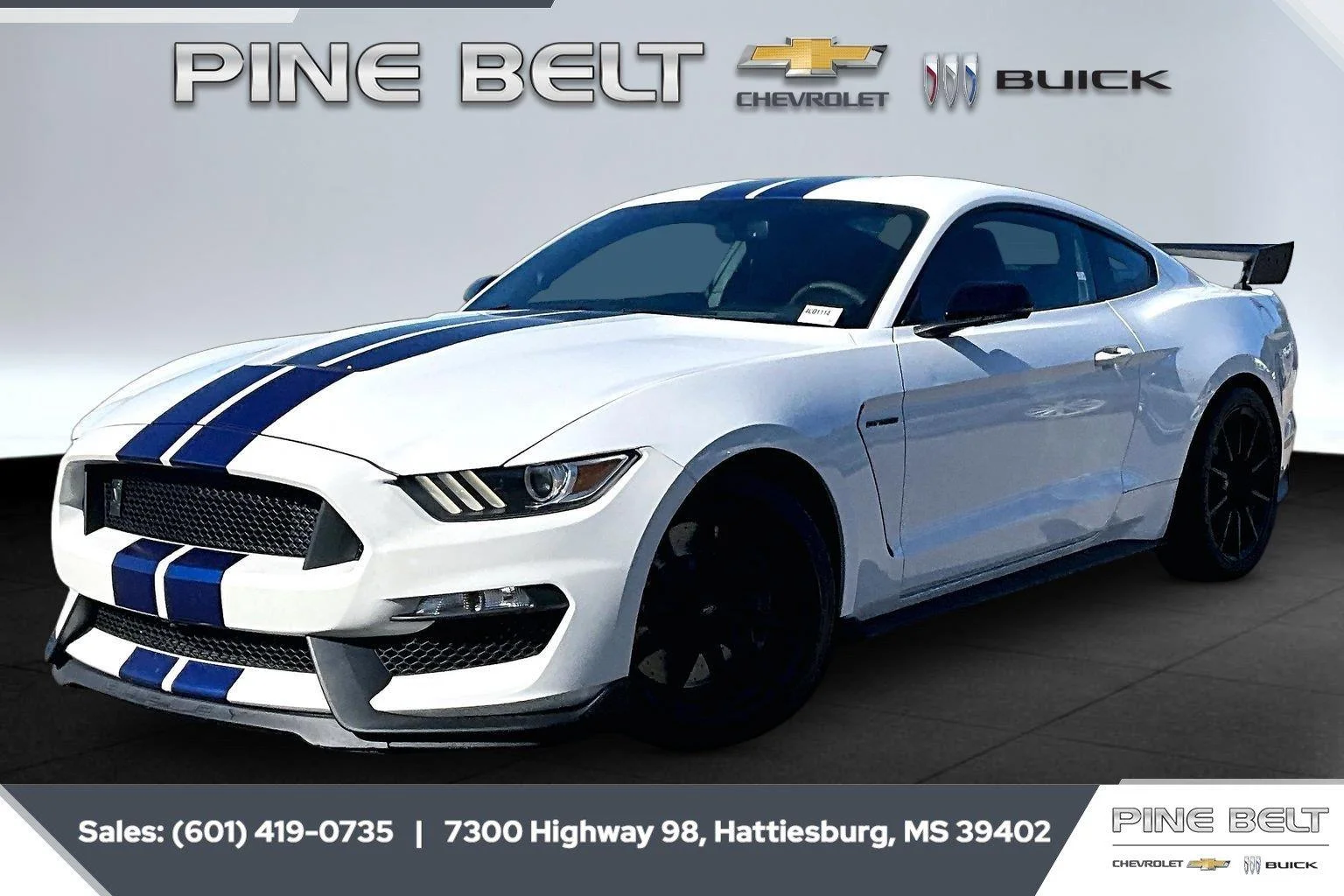 Used 2016 Oxford White Ford Shelby GT350 image 10