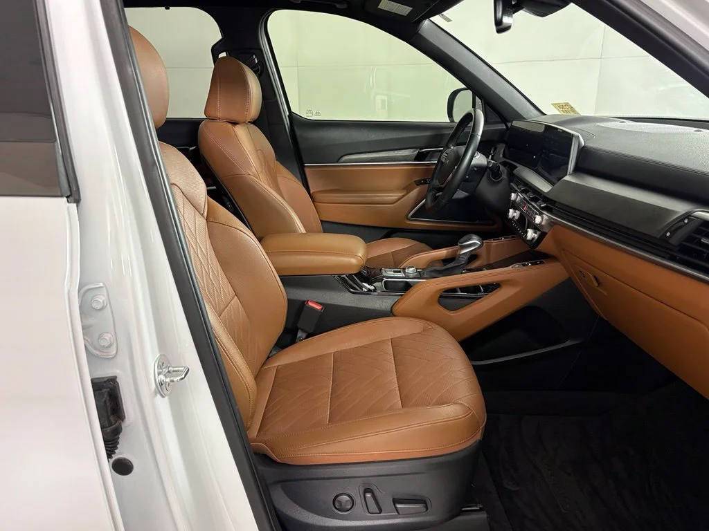 Used 2024 White Kia EX X-Line image 46