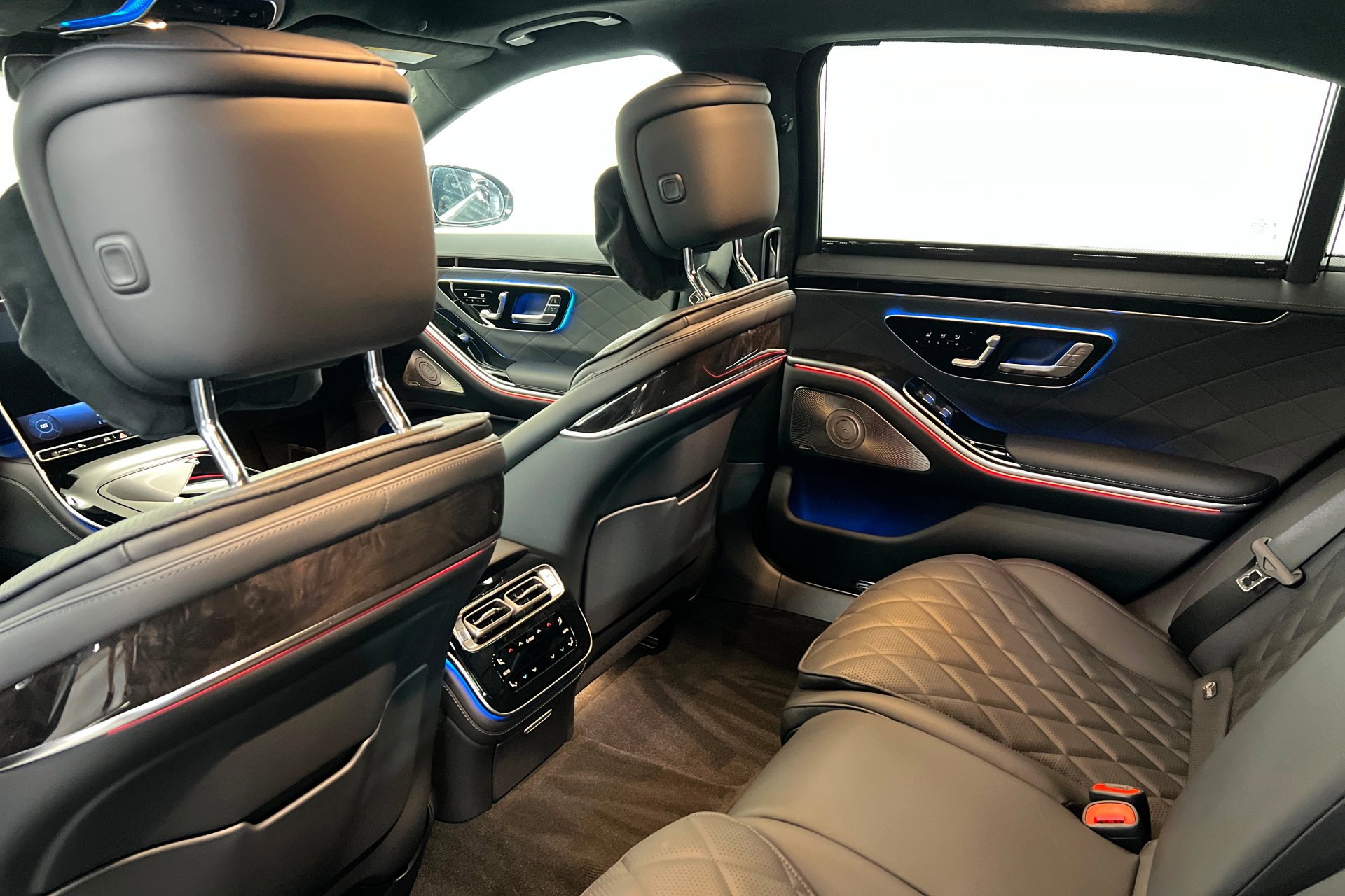 New 2026 MANUFAKTUR Silicon Grey Mercedes-Benz S 580 image 44