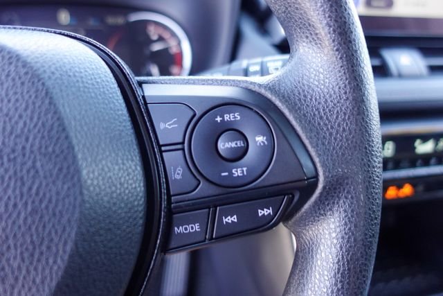 2024 Toyota RAV4 XLE - Photo 18