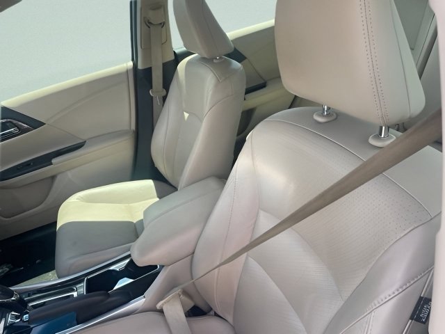 Certified Used 2016 White Orchid Pearl Honda EX-L image 17