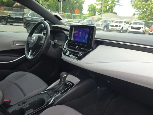 Used 2024  Toyota SE image 19