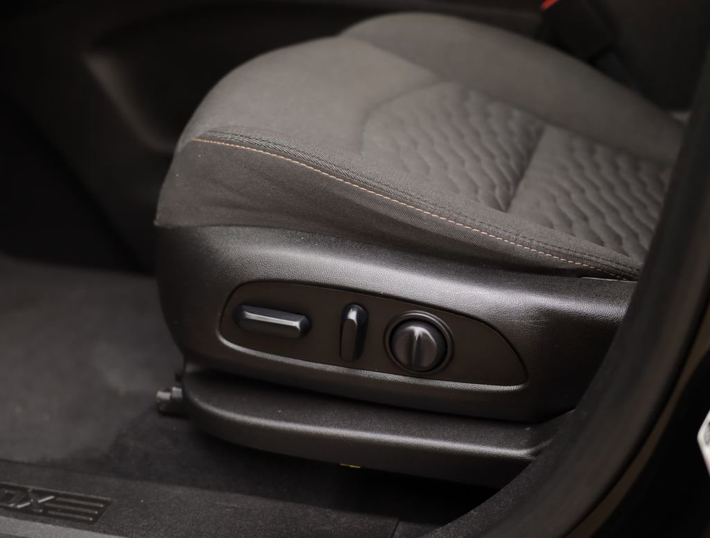Used 2019 MOSAIC BLACK METALLIC Chevrolet LT image 19