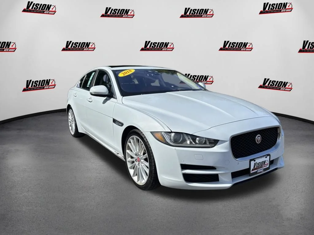Used 2018  Jaguar 35t Portfolio Limited Edition image 3