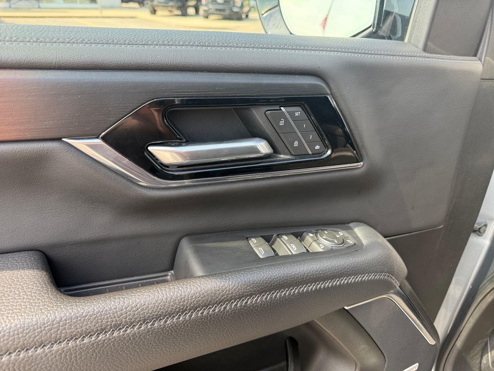 Used 2025 Sterling Metallic GMC Denali image 11