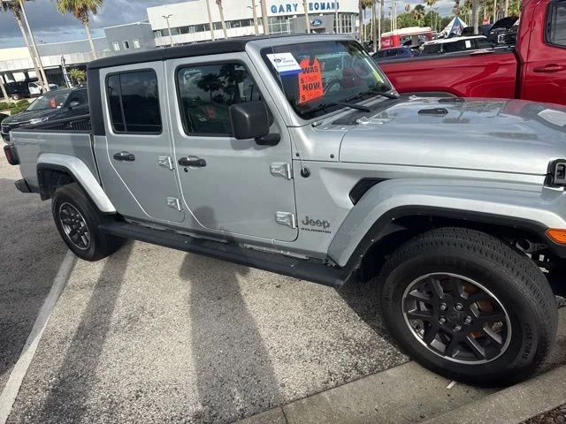 2023 Jeep Gladiator Overland's photo