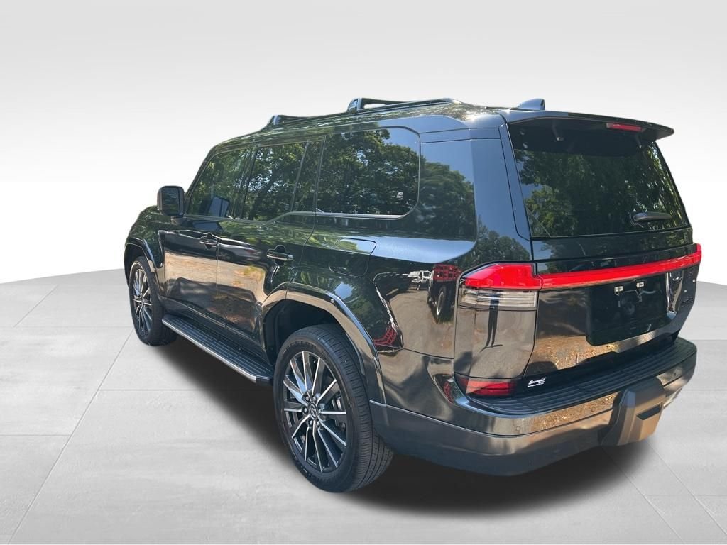 Used 2025 Black Lexus 550 Luxury image 3