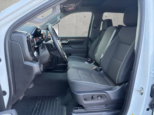 Used 2025 Summit White Chevrolet LT image 19
