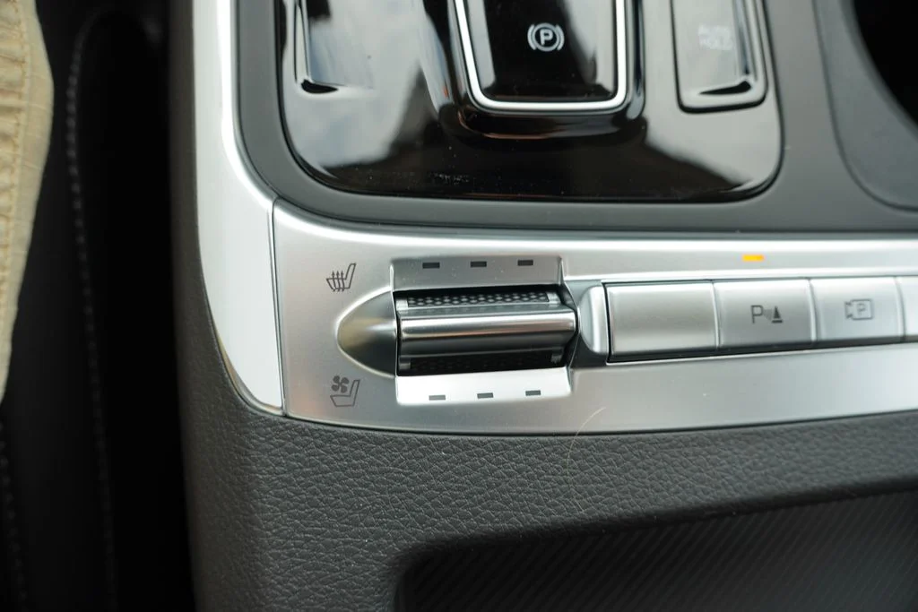 New 2027 Snow White Pearl Kia SX image 17
