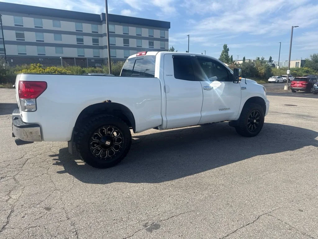 Used 2008  Toyota Limited image 13