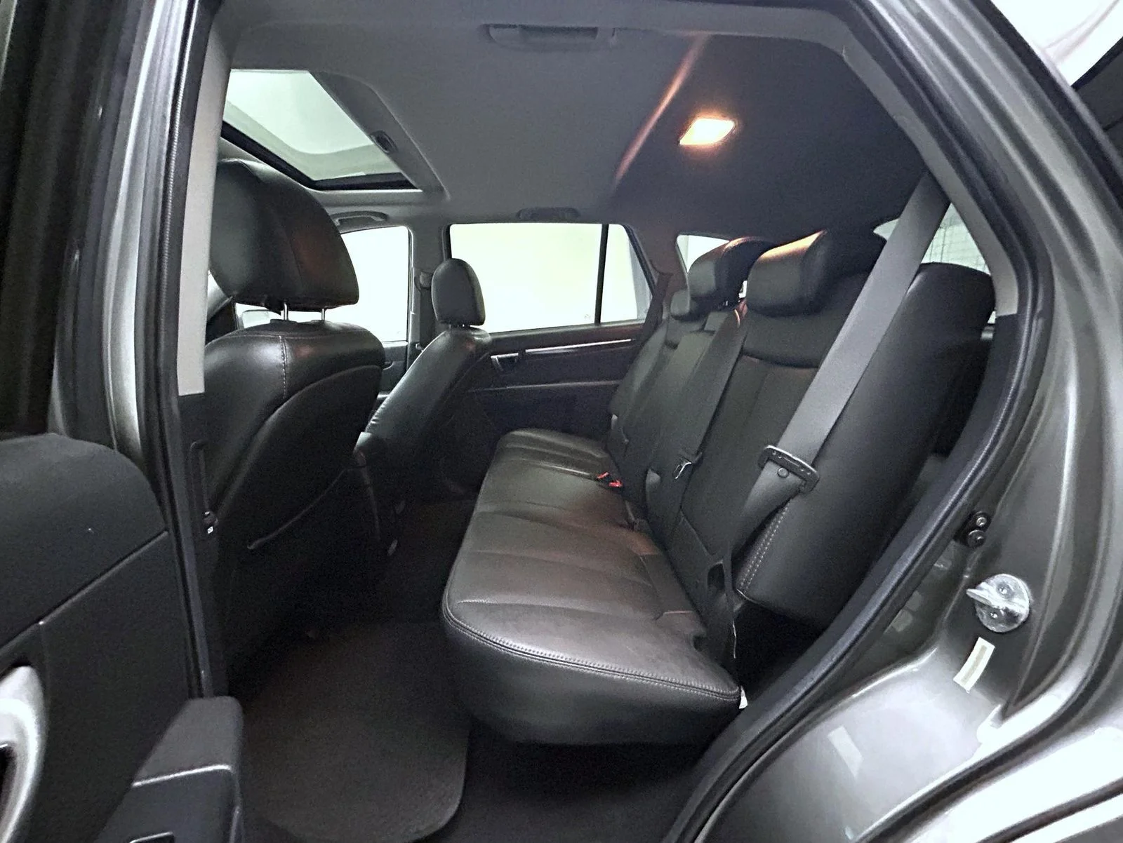 Used 2009 Gray Hyundai Limited image 19