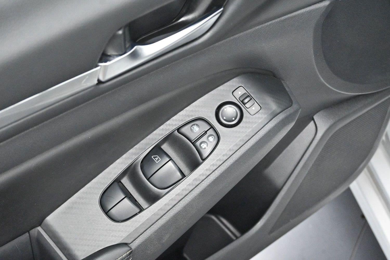 Used 2022 Brilliant Silver Metallic Nissan 2.5 SV image 10