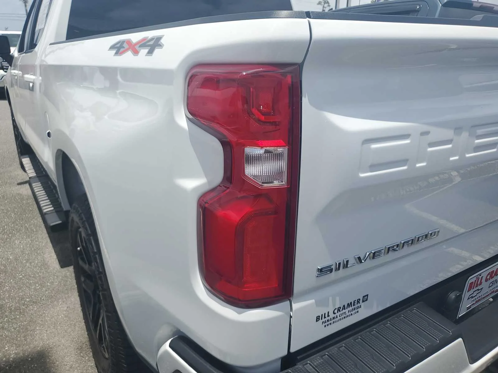 Used 2025 Summit White Chevrolet RST image 19
