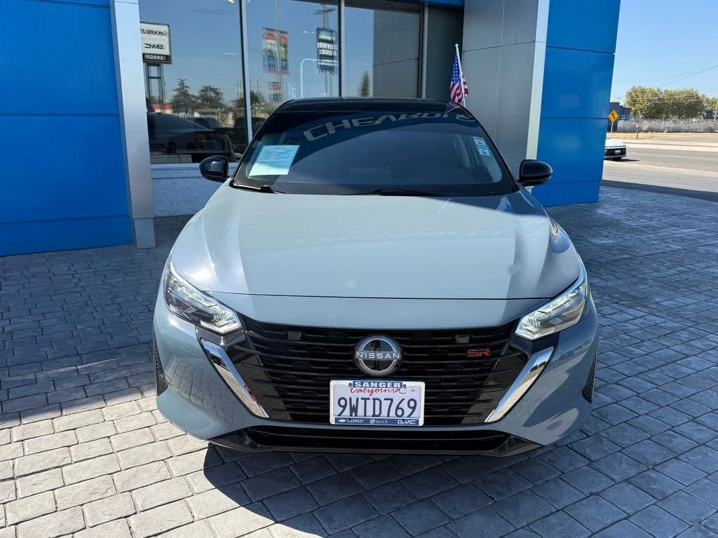 Used 2025 Gray Nissan SR image 3