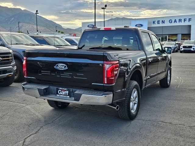 Used 2025 Black Metallic Ford LARIAT image 3