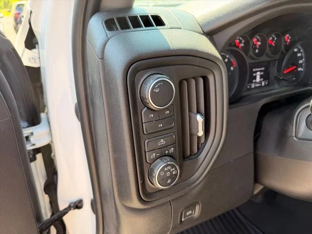Used 2023 White Chevrolet Custom image 23