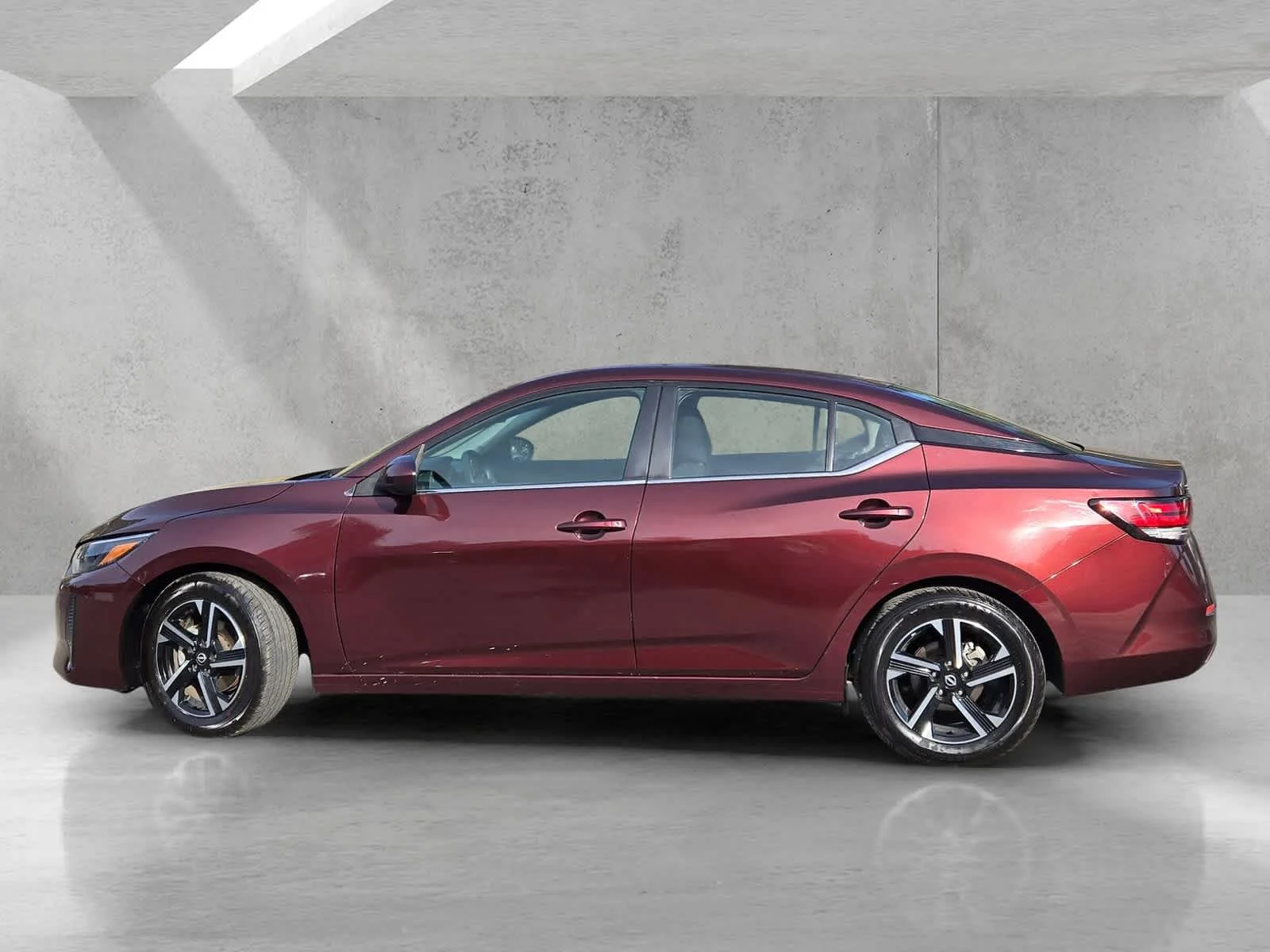 Used 2024  Nissan SV image 7