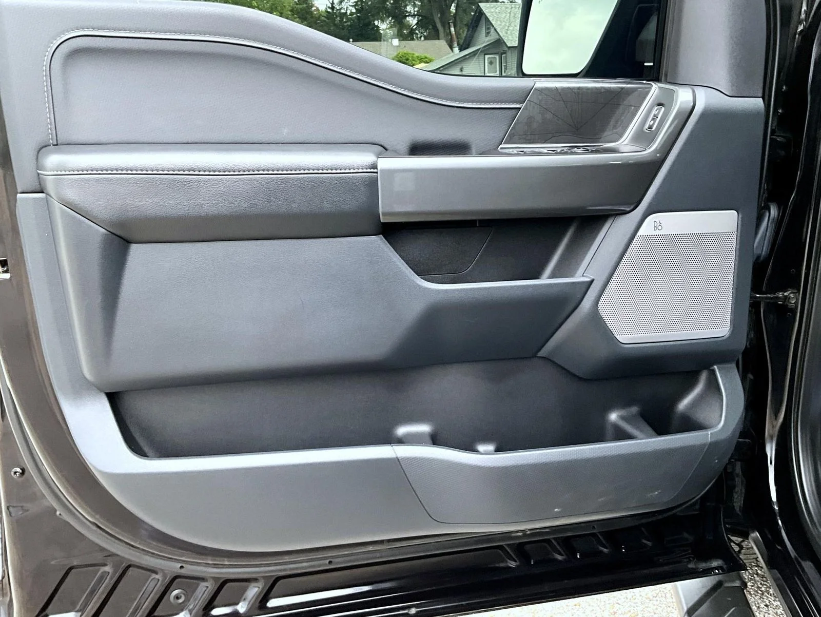 Used 2023 Black Ford XLT image 11