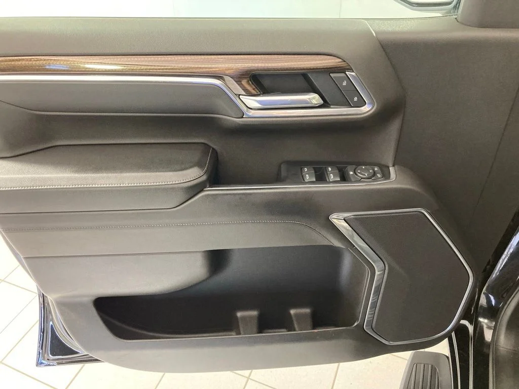 Used 2022 Black Chevrolet LT Trail Boss image 16