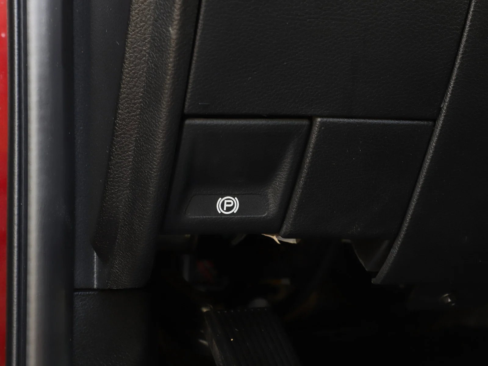 Used 2019 Delmonico Red Pearlcoat Ram Laramie image 25