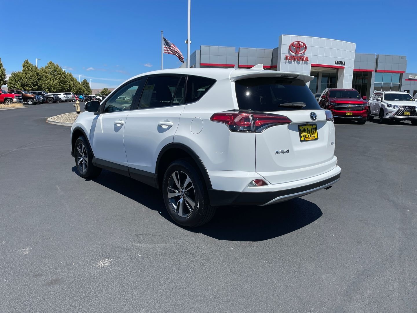 Certified Used 2018 White Toyota XLE image 5
