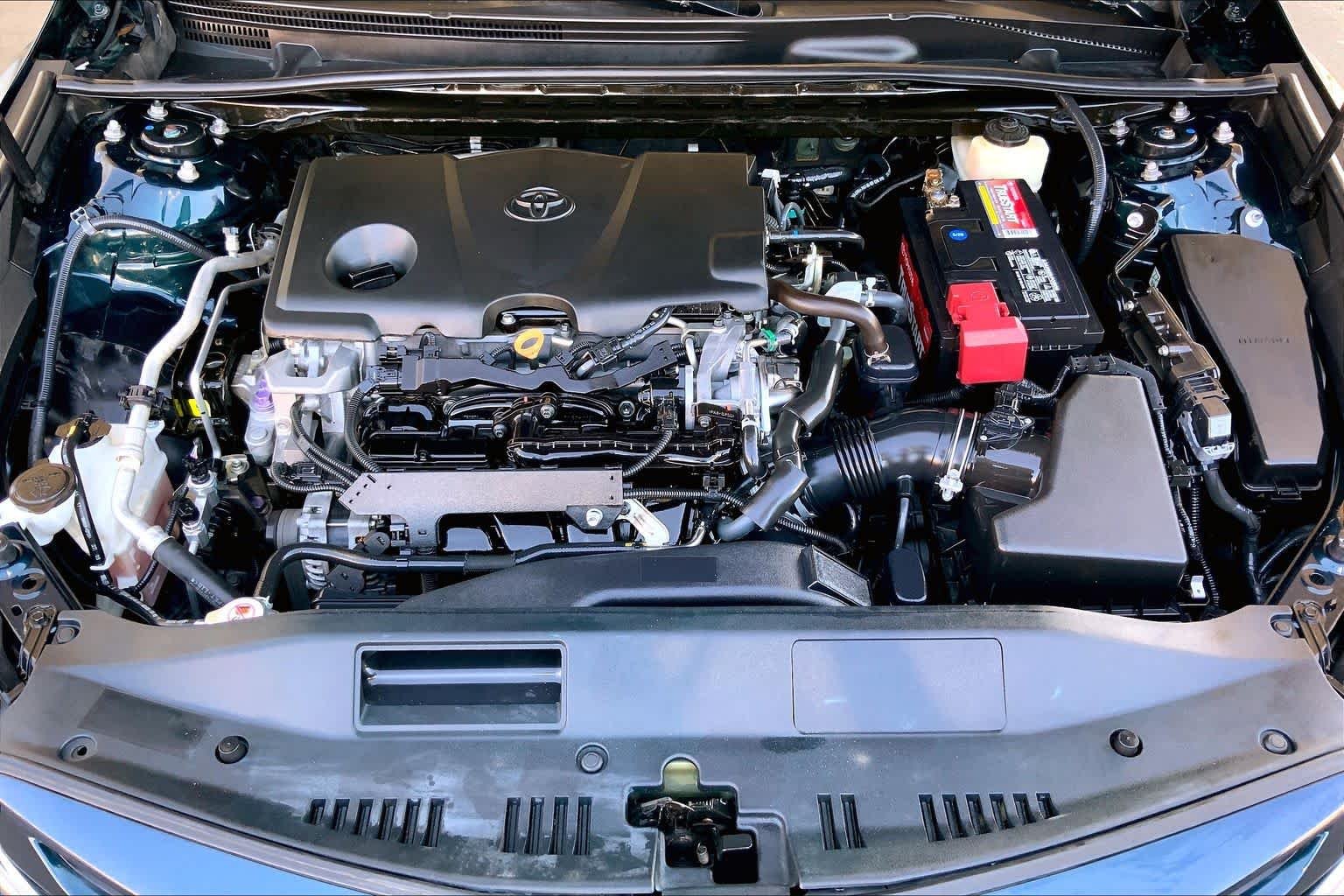 Used 2018 Galactic Aqua Mica Toyota SE image 31