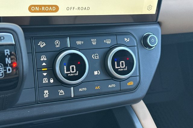 New 2026 Fuji White Land Rover X-Dynamic SE image 20