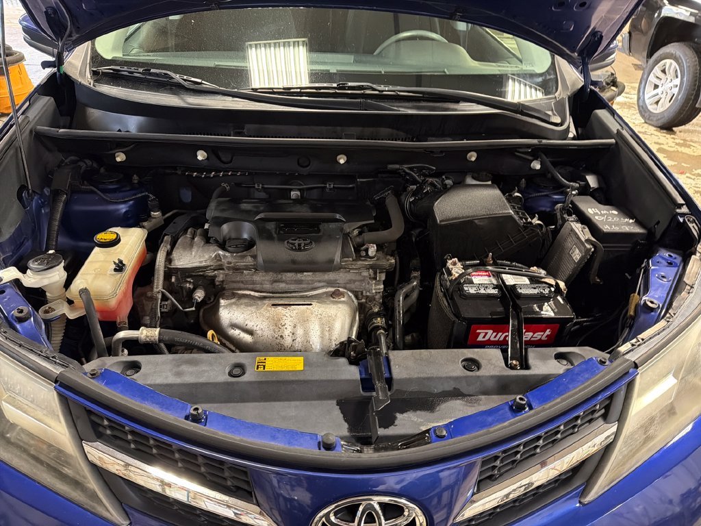 Used 2014 Blue Toyota XLE image 10